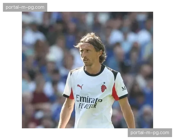 老将谢幕?莫德里奇替补登场获全场起立鼓掌,赛后未明确未来 老将谢幕?莫德里奇替补登场获全场起立鼓掌,赛后未明确未来